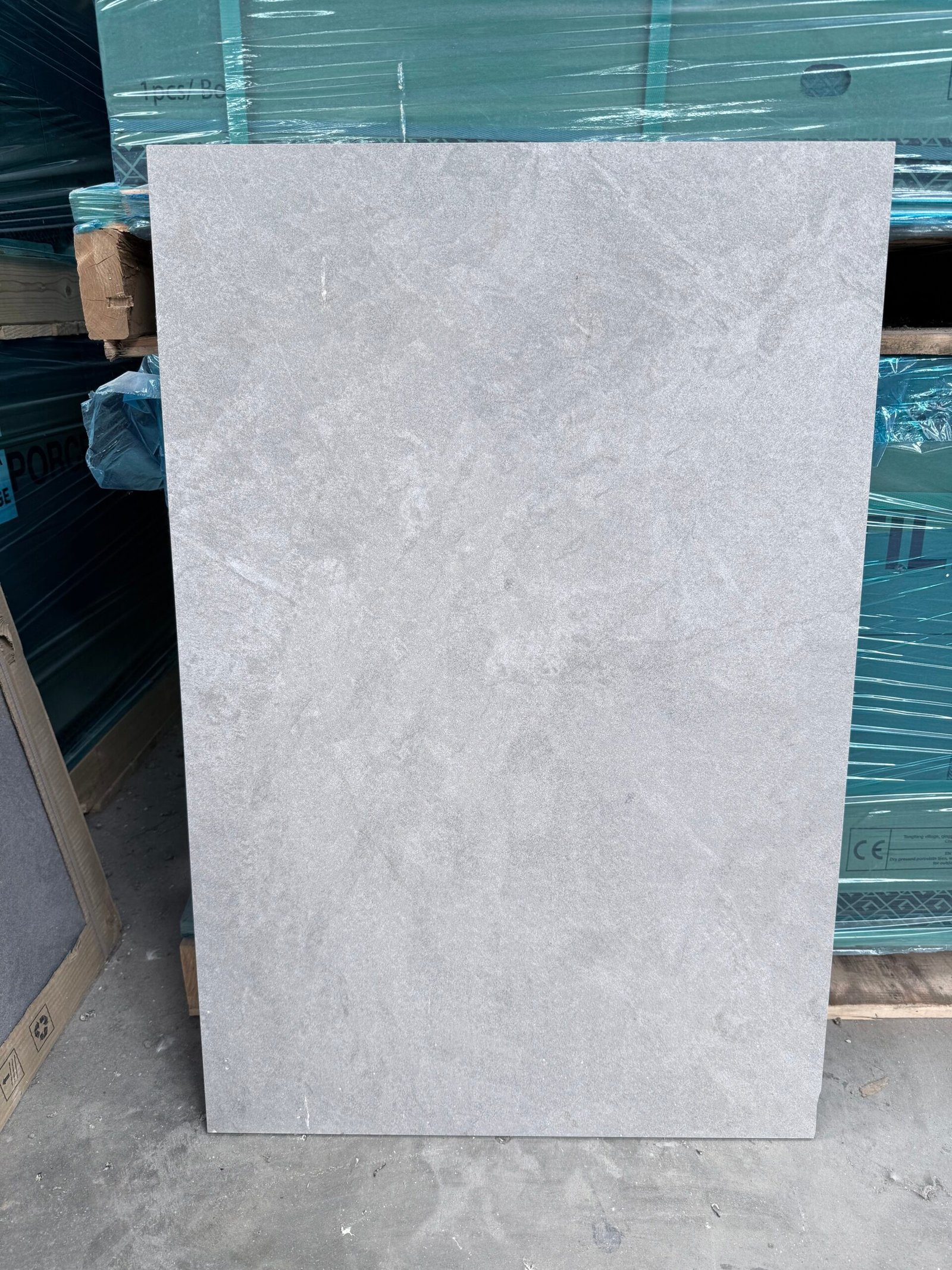 Mural Grey